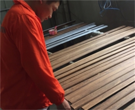 Bamboo Molding Inspection In Factory 